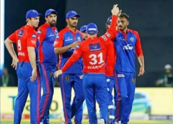 डेविड वॉर्नर ने बनाया बड़ा रिकॉर्ड, विराट कोहली को भी छोड़ दिया पीछे